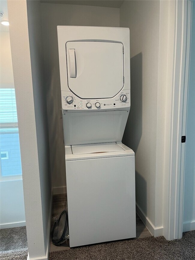 Building Photo - 960 Ventnor Ave