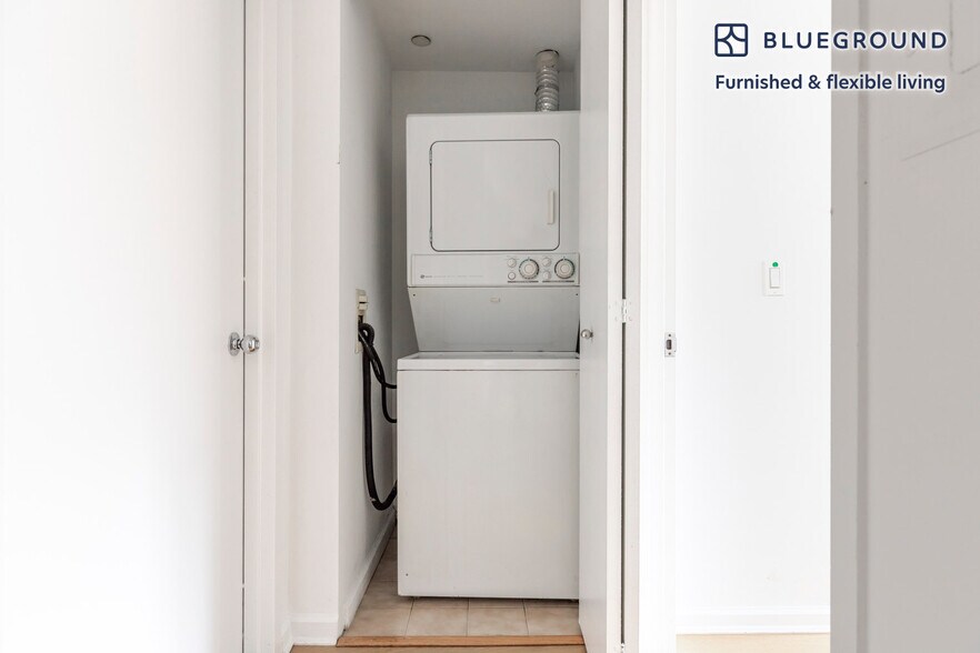 Building Photo - 535 W 23rd St