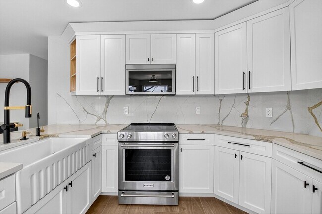 Building Photo - 7306 Spinnaker Bay Dr