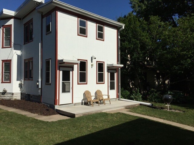Building Photo - 1709 Buchanan St NE