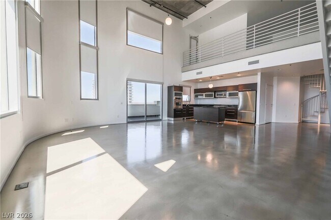 Building Photo - 900 S Las Vegas Blvd