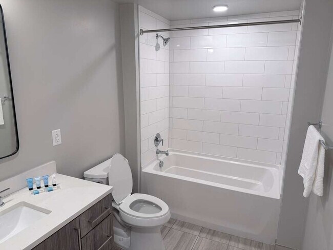 Building Photo - 1122 N Hudson St