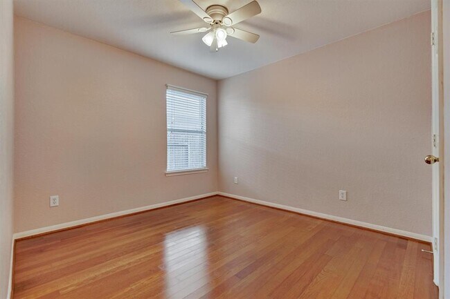Building Photo - 2610 Braley Park Ln