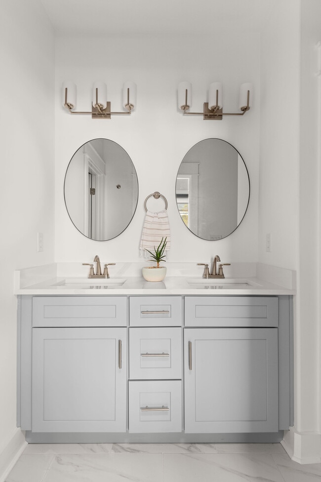 Building Photo - 7008 Westside Cir