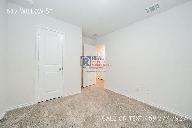 Building Photo - 617 Willow St