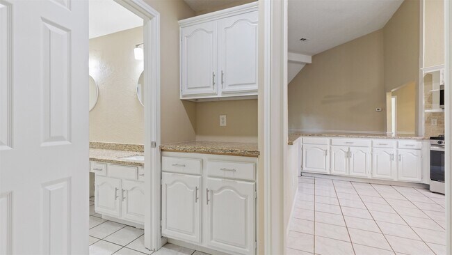 Building Photo - 22503 Holly Branch Dr