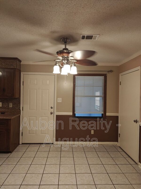 Building Photo - 3718 Byrd Rd