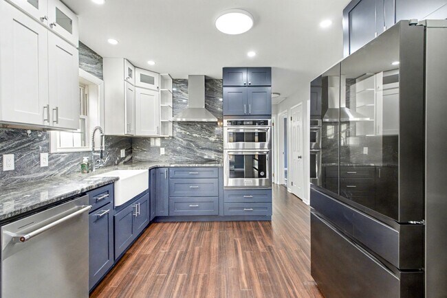 Building Photo - Beautiful updated Country Home