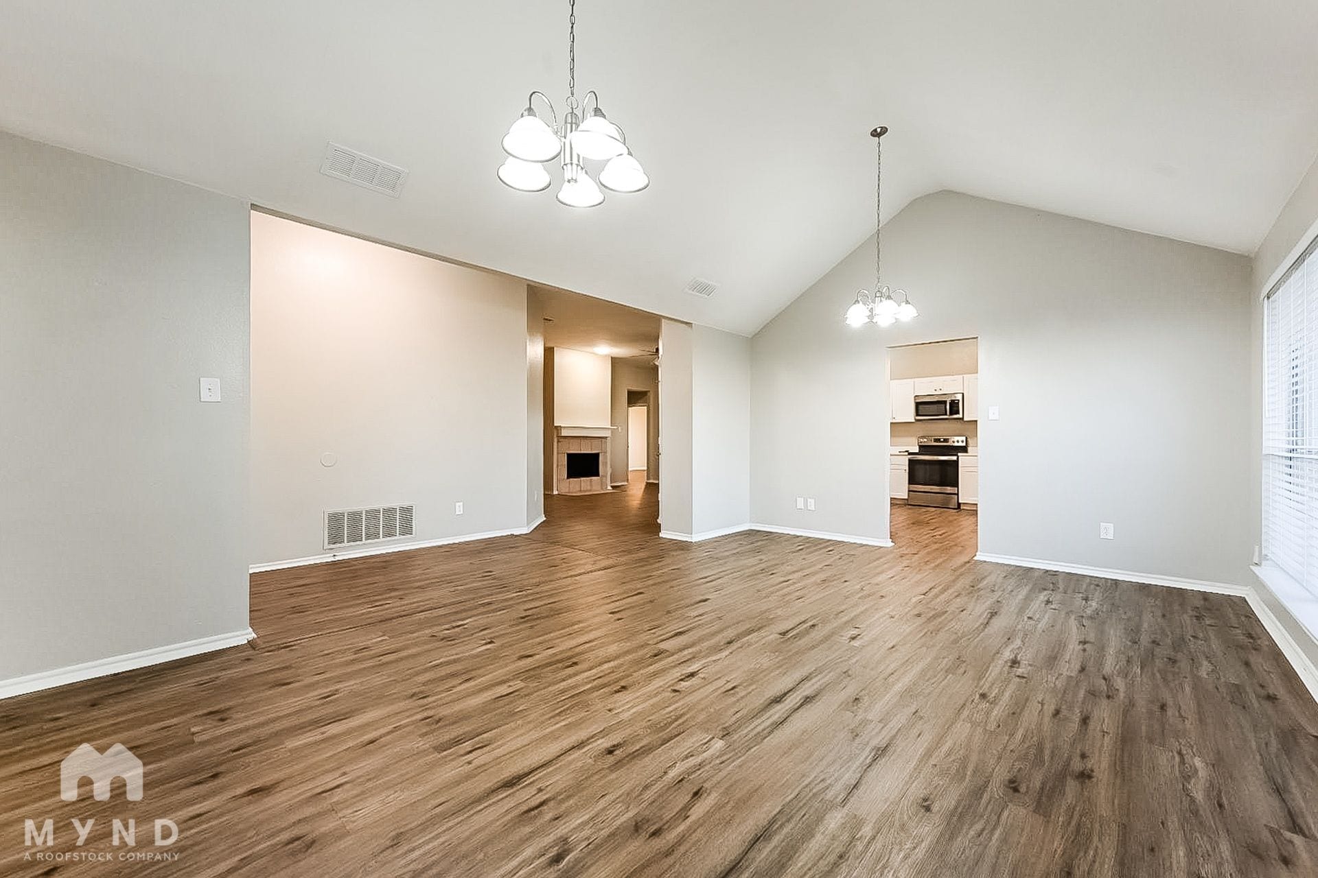 Building Photo - 2526 Sunset Dr