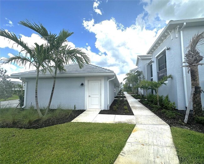 Building Photo - 14231 Heritage Landing Blvd