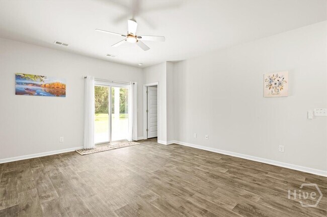 Building Photo - 142 Bottlebrush Dr