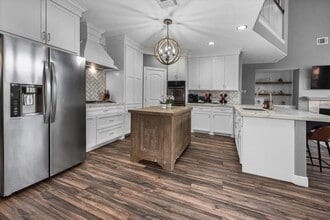 Building Photo - 8219 Shoregrove Dr
