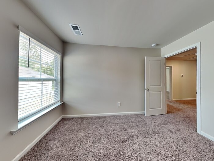 Building Photo - 421 Leaning Maple Wy