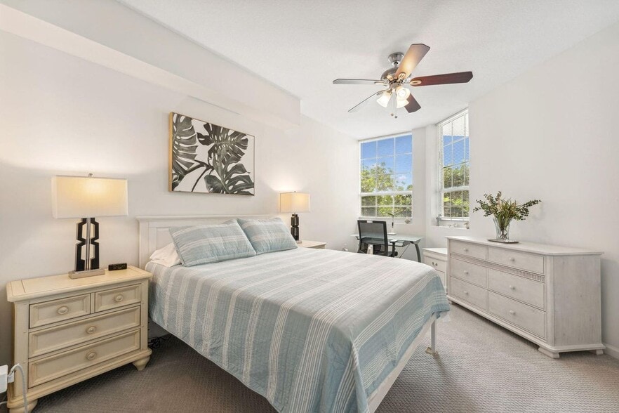 Building Photo - 410 Evernia St