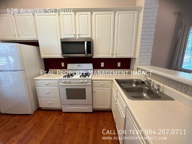 Building Photo - 528 Auburn Square Dr
