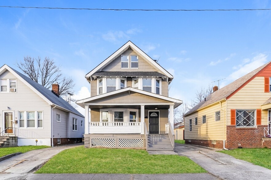 Building Photo - 1542 E 173rd St