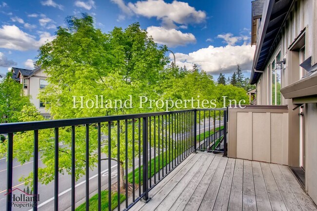 Building Photo - 7903 NE Rockne Way