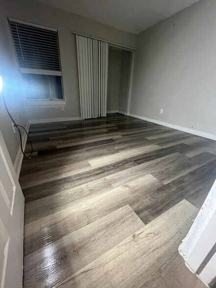 Building Photo - 3575 Oakvale Rd