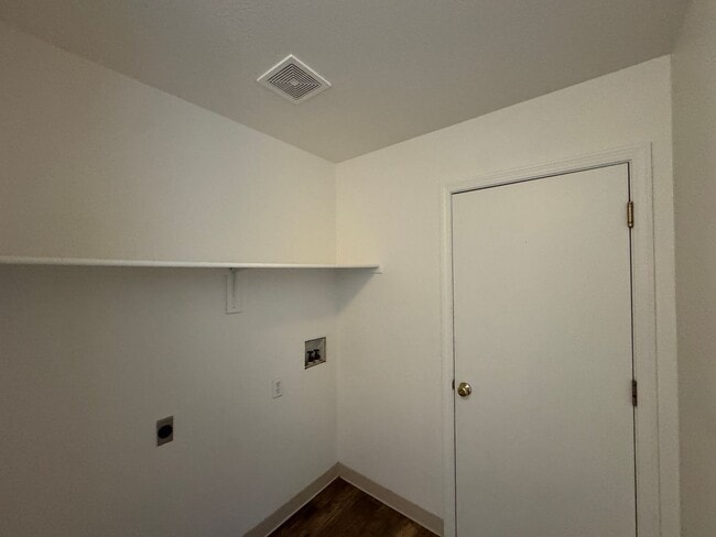 Building Photo - 5726 Dewberry Ct