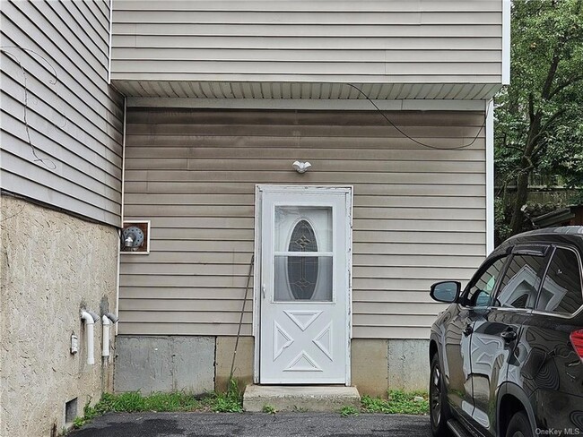 Building Photo - 40 Clarendon Ave