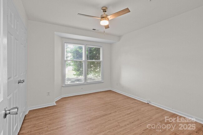 Building Photo - 6203 Rosecroft Dr