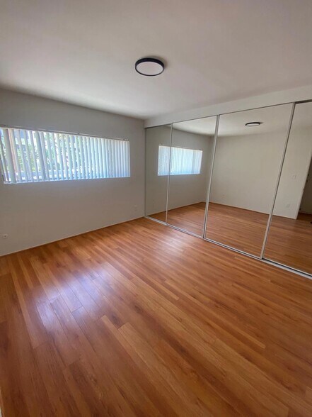 Building Photo - 10776 Rose Ave