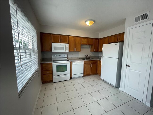 Building Photo - 13543 Embassy Park Ct