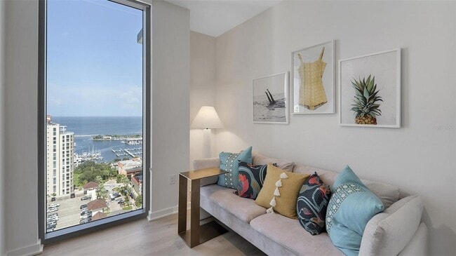 Building Photo - 225 1st Ave N