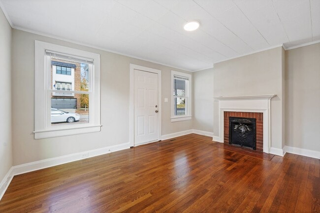 Building Photo - Remodeled 2 Bed & 1 Bath Home in Downtown Durham with Fenced yard!