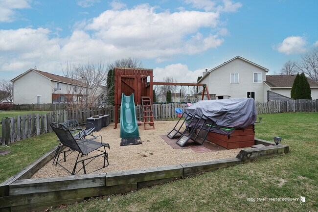 Building Photo - 2764 Olympic Ct