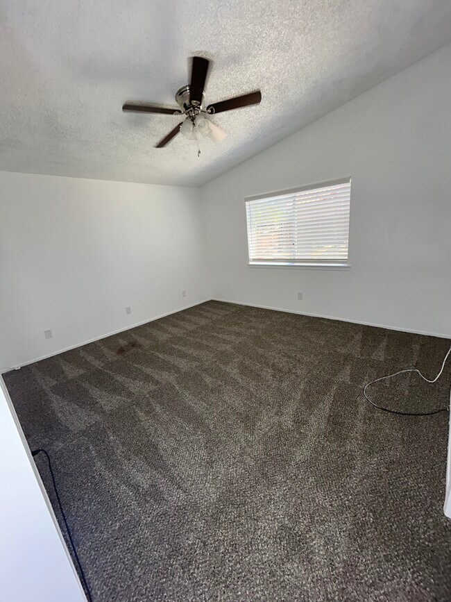 Master Bedroom - 45408 17th St E