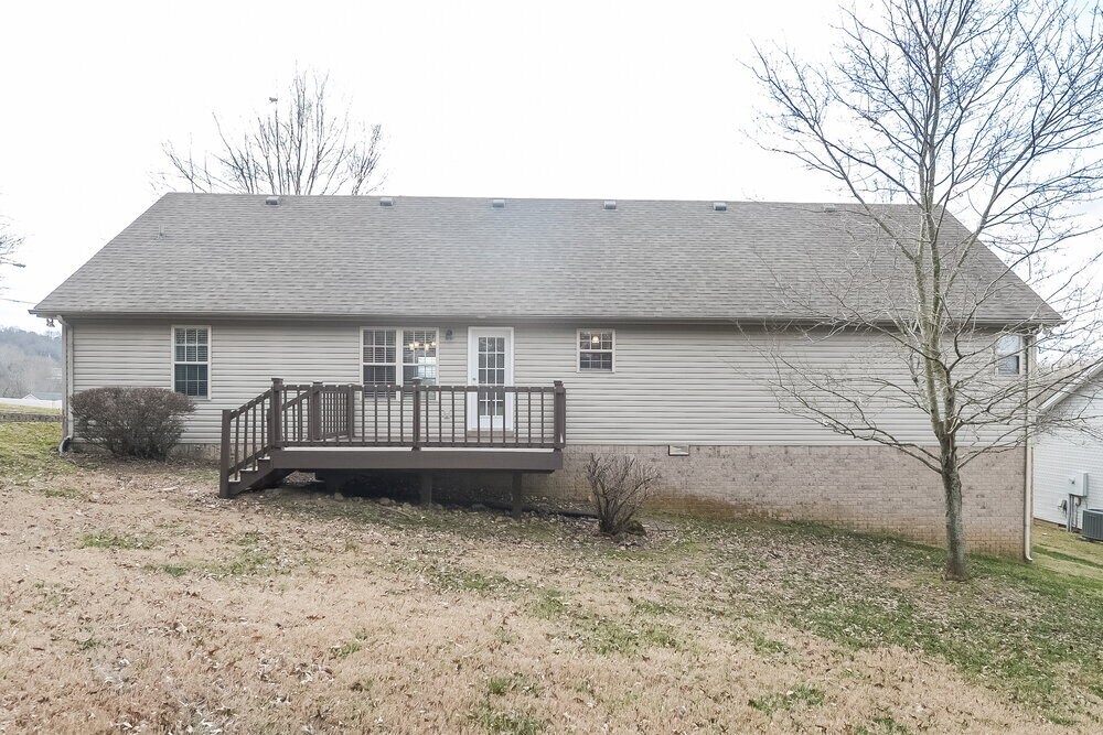 Building Photo - 165 Brookview Cir