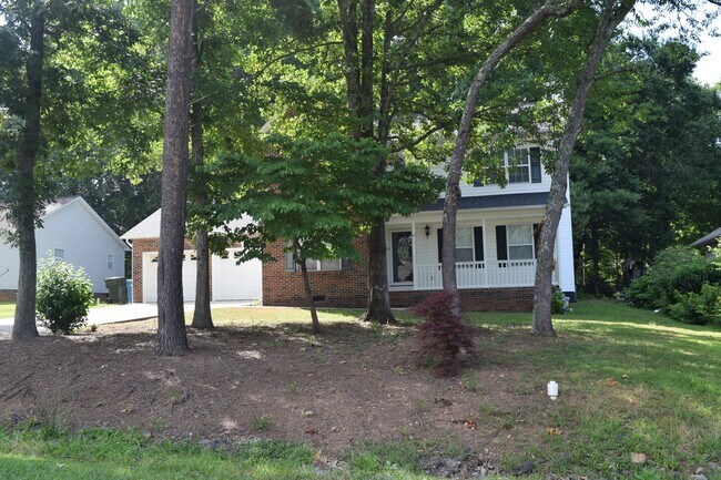 Building Photo - Spacious and Cozy 3-Bedroom Home in a Grea...