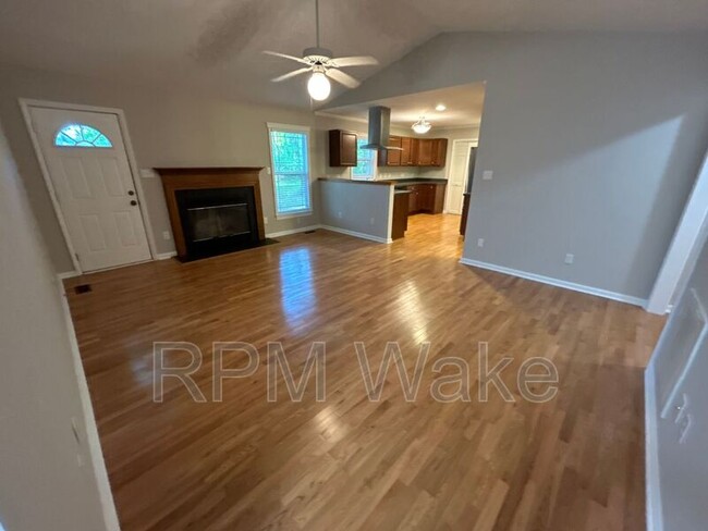 Building Photo - 4200 Willowdale Ct