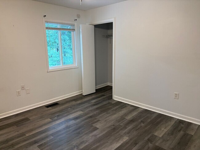 Building Photo - 108 Beaver Pond Loop