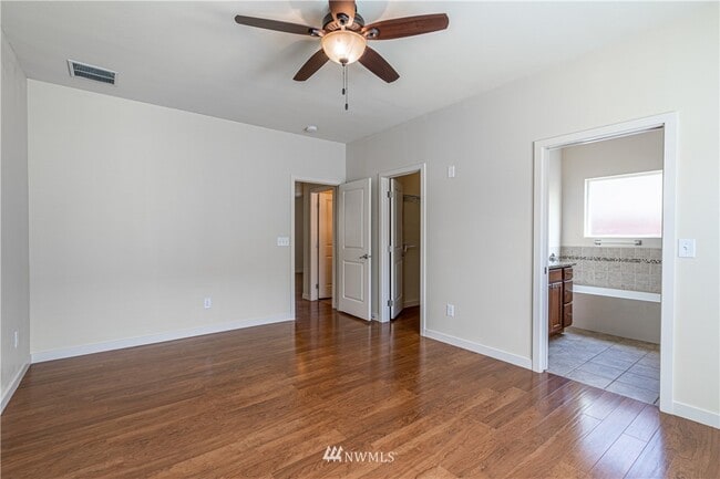 Building Photo - 403 Ridgewood Dr