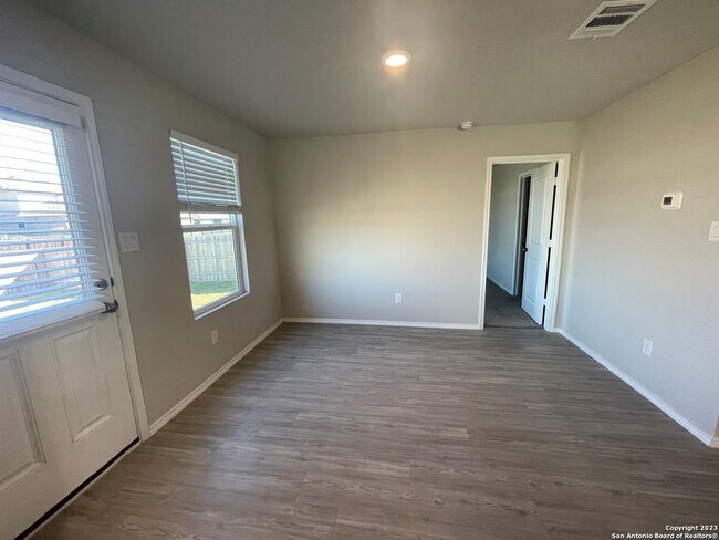 Building Photo - 430 Blue Stem Rd