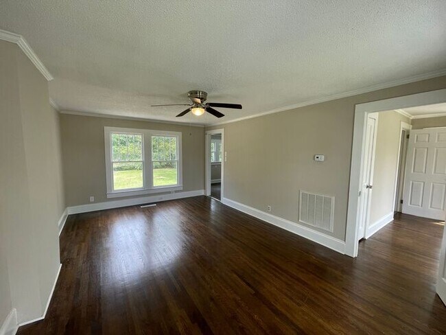 Building Photo - Beautiful 1 bedroom 1 bath duplex in Kannapolis