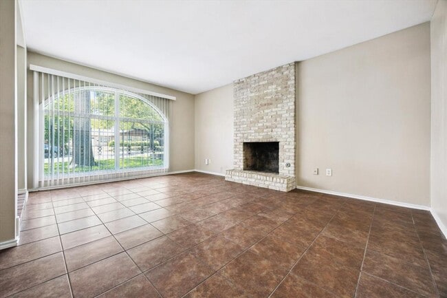 Building Photo - 8514 Dryfield Dr
