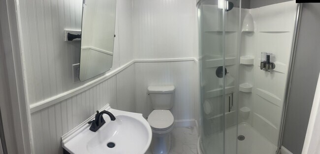 Building Photo - 13 Broad St