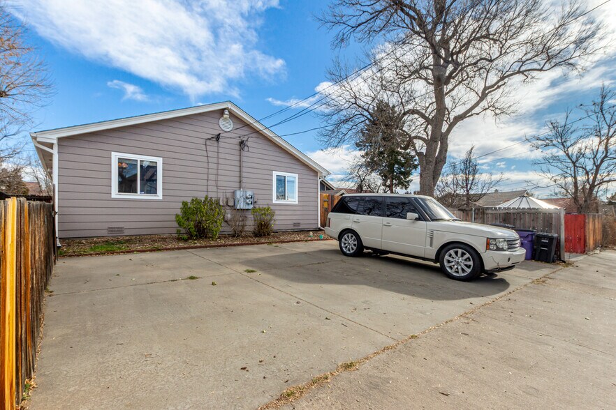 Off-street Parking - 3249 N Madison St