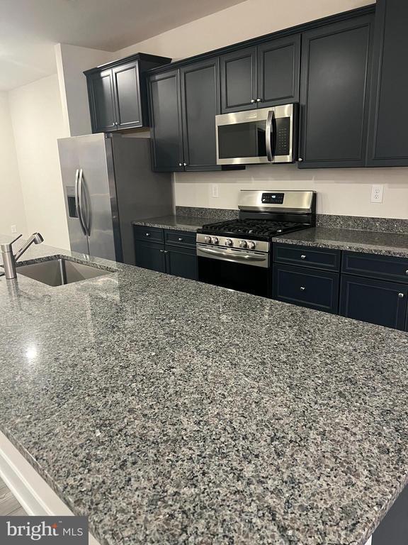 Building Photo - 304 Sweetbay Rd