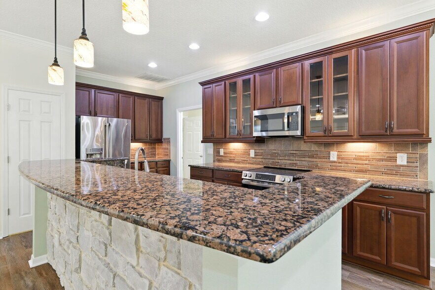 Building Photo - 2480 Cypress Tree Trl