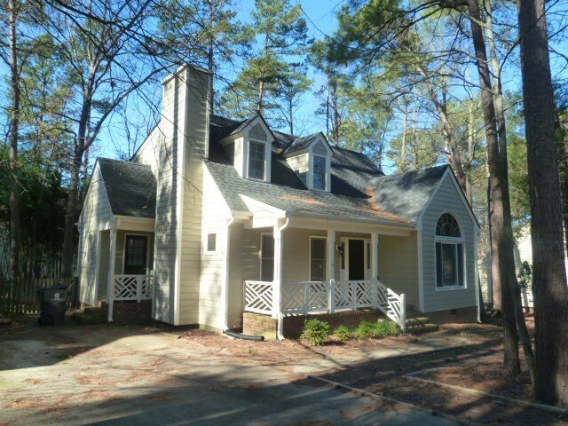 Primary Photo - Inviting 3br house in Morrisville with woo...