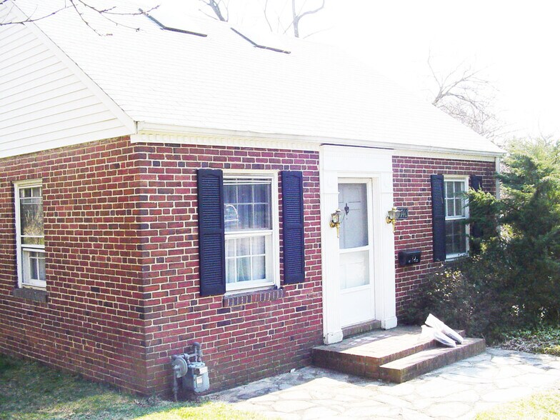 Building Photo - 4740 20th St N