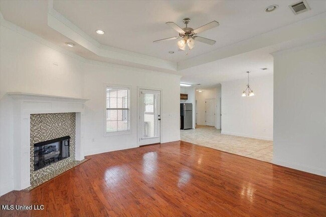 Building Photo - 409 Sand Stone Pl