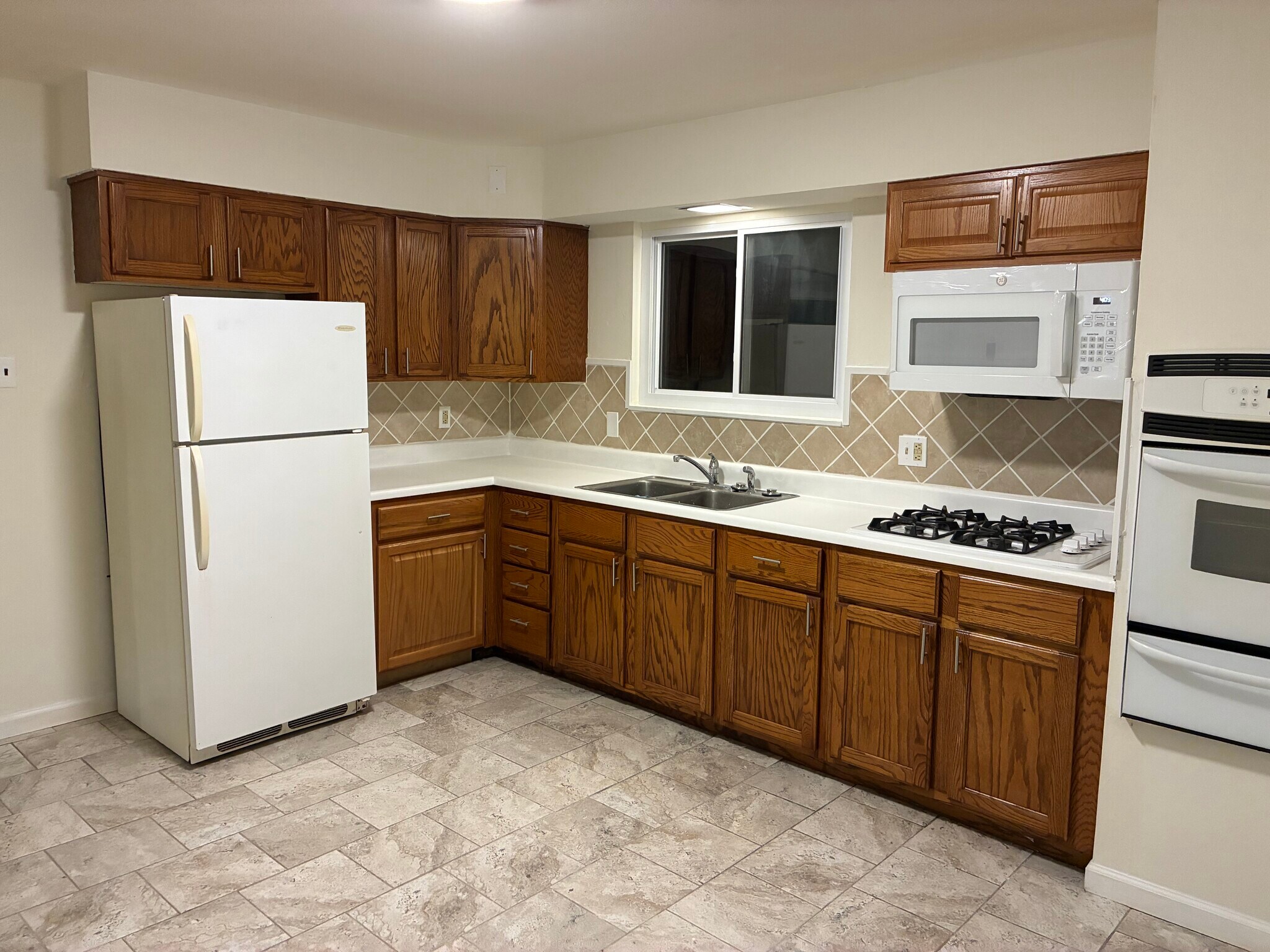 Building Photo - 1285 Pamela Dr
