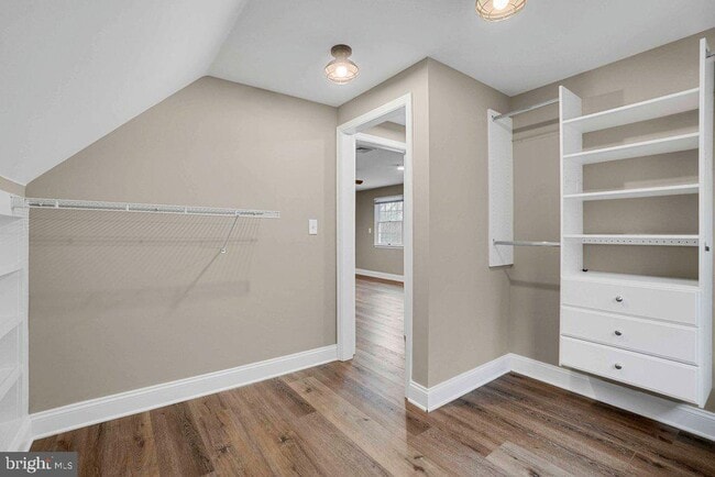 Building Photo - 3839 Blenheim Rd