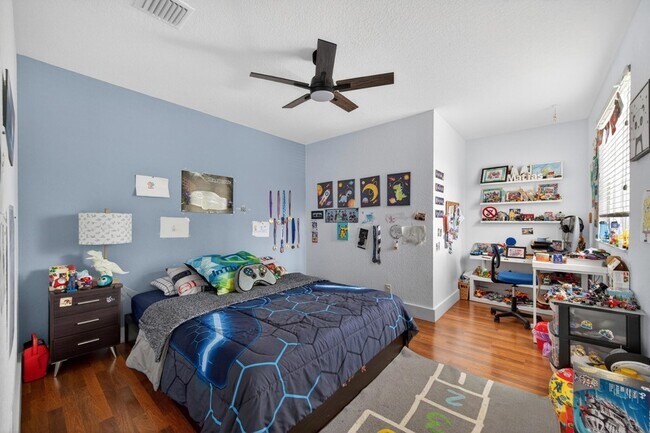 Building Photo - 1374 Canary Island Dr