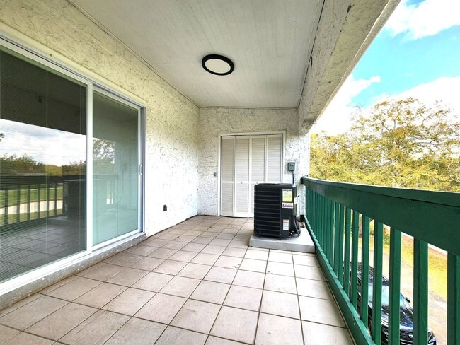 Building Photo - Third Floor Unit; Amazing College Park Loc...